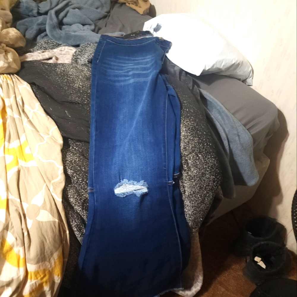 Beautiful pair of new L&b jeans size 14 sold as is